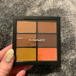 Dark Pro Concealer Palette